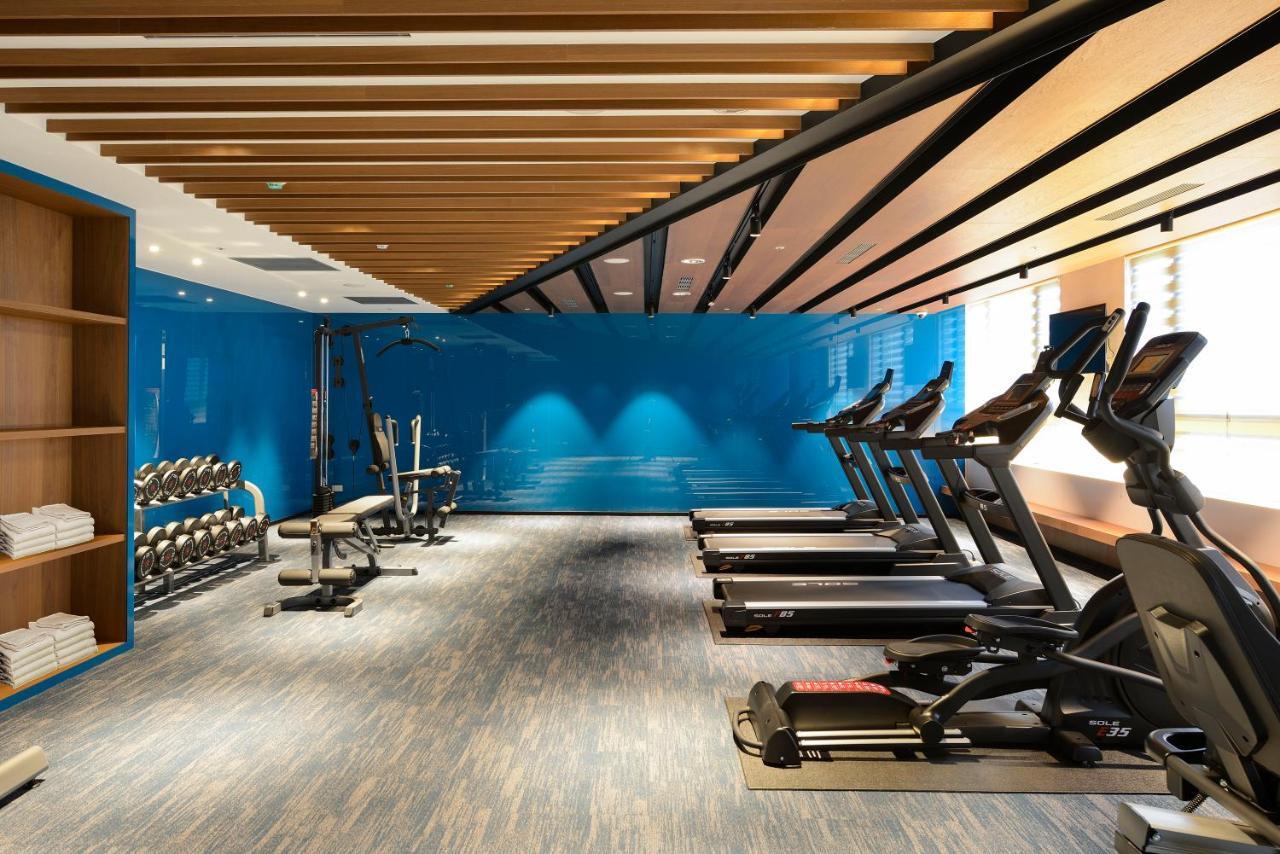 Evergreen Palace Hotel Chiayi Taibao Εξωτερικό φωτογραφία The gym at the hotel